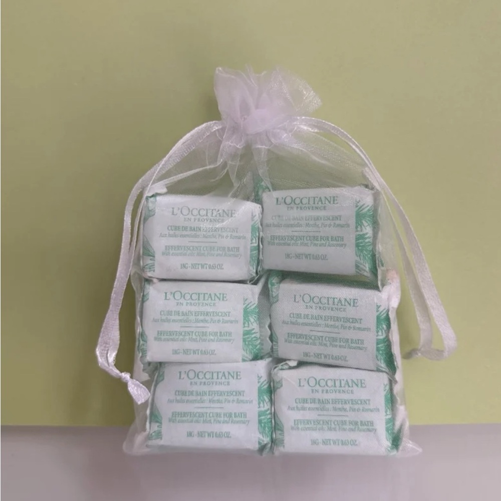 L'Occitane Effervescent Bath Cubes